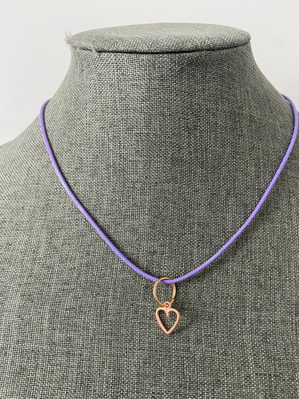 Small heart pendant necklace